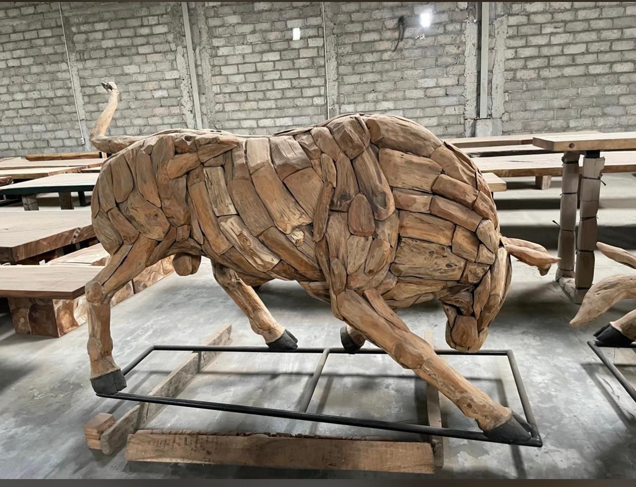 Stier – Teakholz-Skulptur
